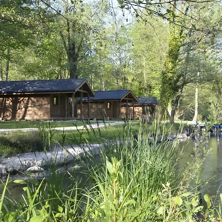 D'aiguebelette 캠프장 Saint-Alban-de-Montbel