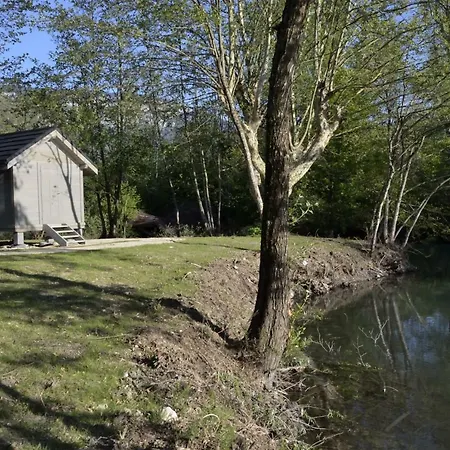 D'aiguebelette مكان تخييم